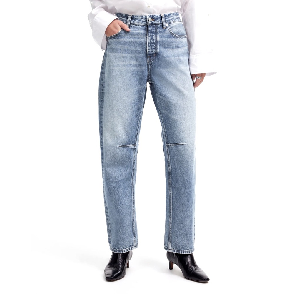 Madewell The Darted Barrel Leg Jean in Dobbins Wash Light Denim Size 25 $148